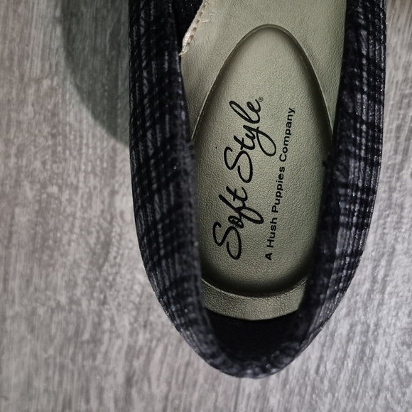 Soft Style Black Plaid‎ Women's Flats - Picture 2 of 5